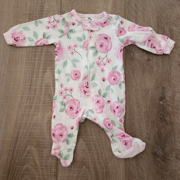 GERBER | Newborn Babygirl footed PJ’s Bundle - Picture 5 of 6